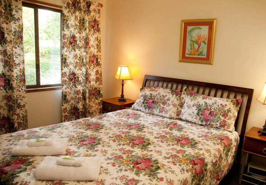 Lake Eacham Caravan Park & Self-Contained Cabins