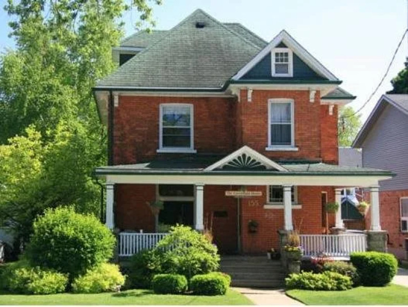 The Caversham House Bed & Breakfast