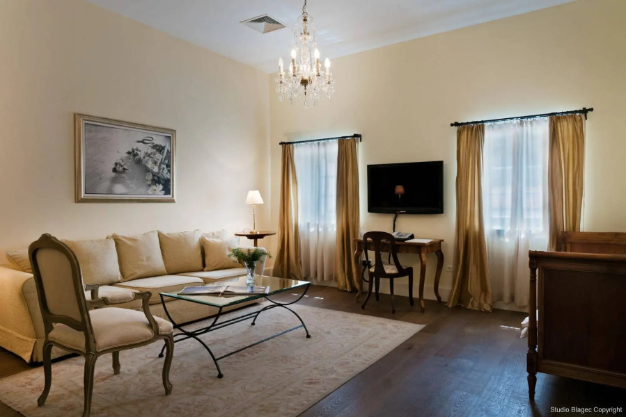 Hotel Martinis Marchi