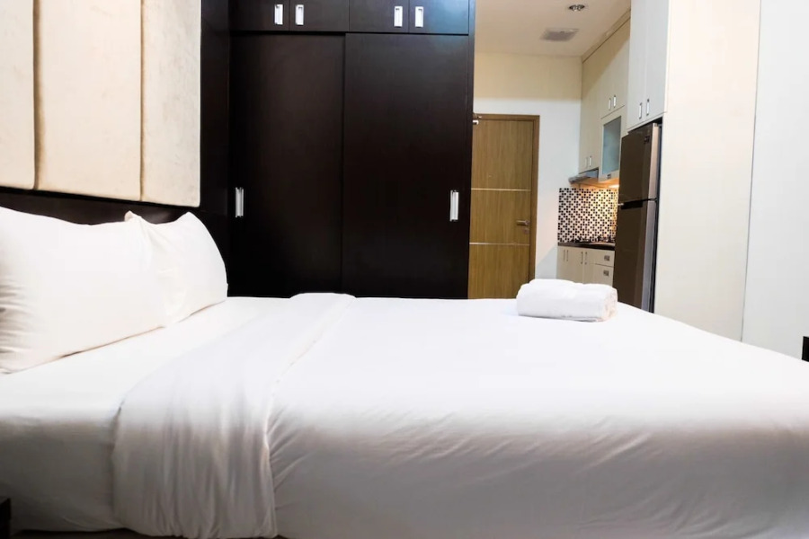 Warm and Homey Studio at The Oasis Cikarang Apartment By Travelio