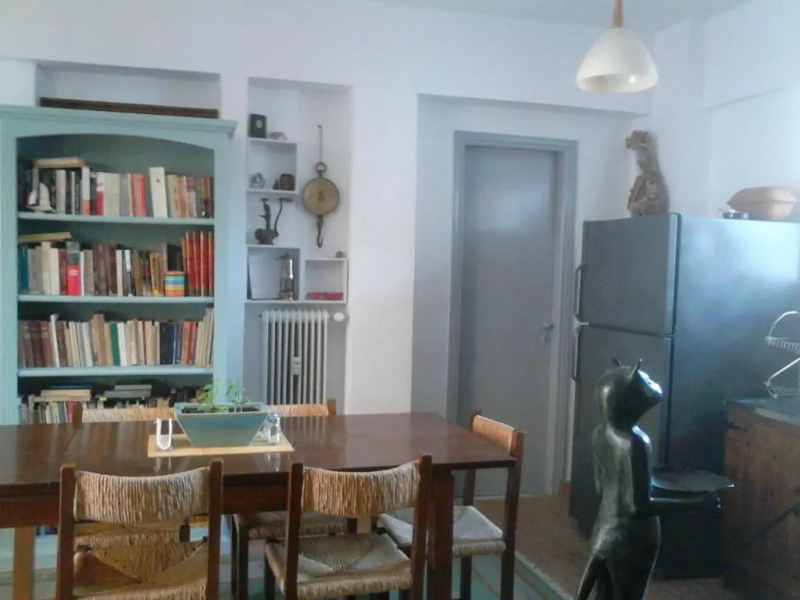 Roof-top garden apartment really well located in Athens