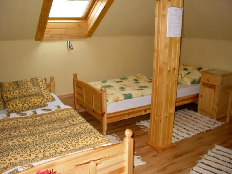 Tavi-fészek Fogadó