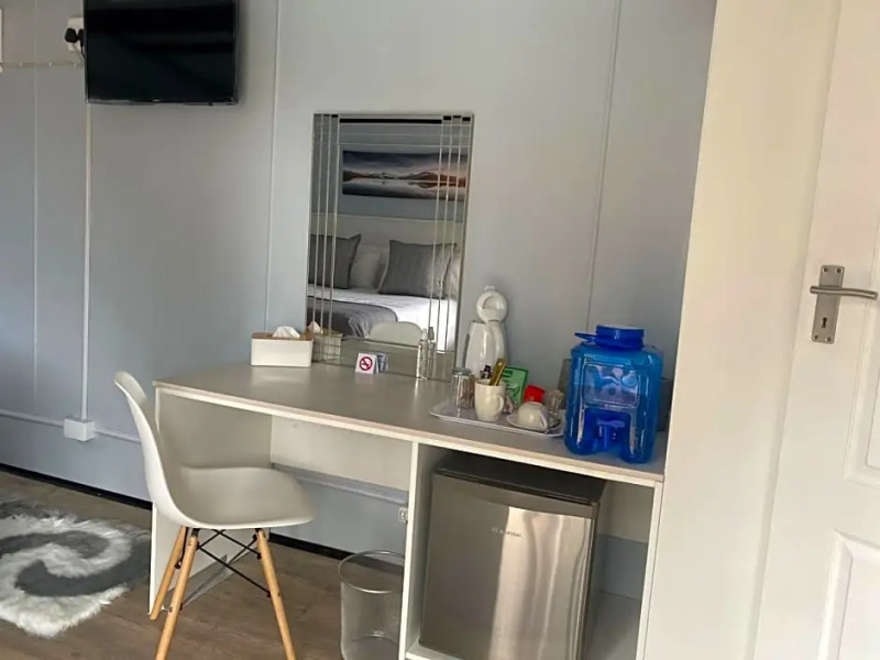 71 on Albert Guest House