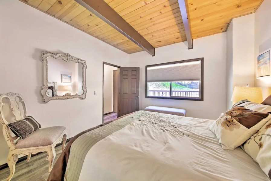 Bikes + Game Room: Lovely Lake Arrowhead Home!