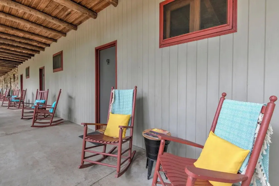 The Furry Lodge & Suites 13