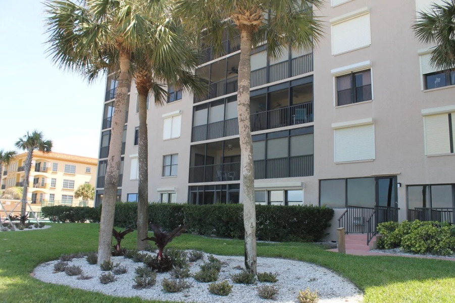 Reflections 507 Apartment