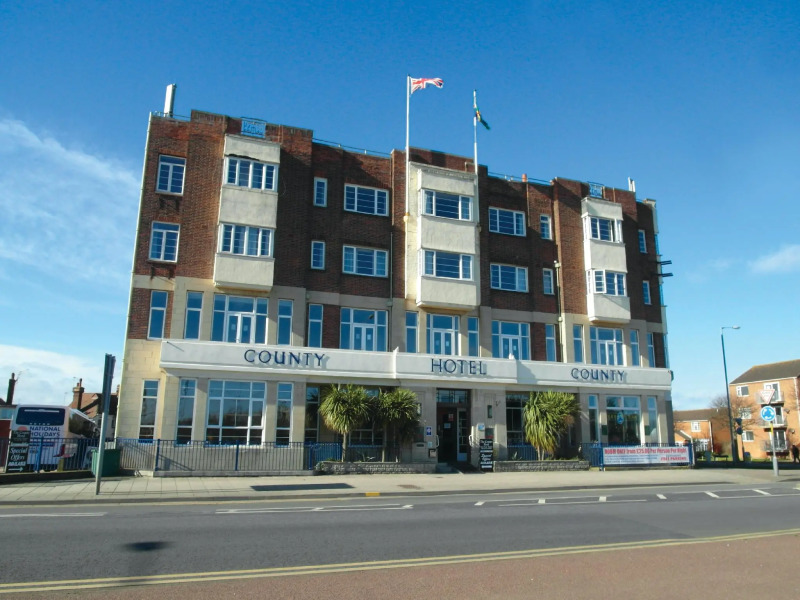 County Hotel