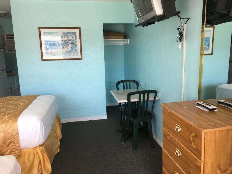 Harbor Mist Family Motel