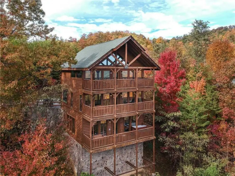 Bella Yani - Three Bedroom Cabin