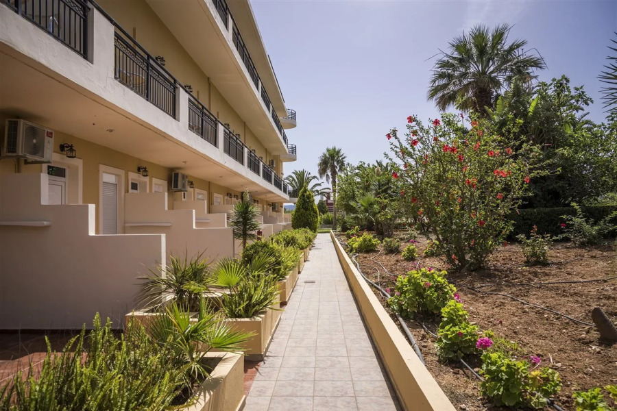 Vantaris Garden and Vantaris Corner