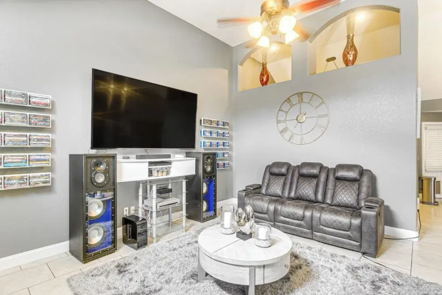 14 Mi to Jekyll Island: Luxe Brunswick Home