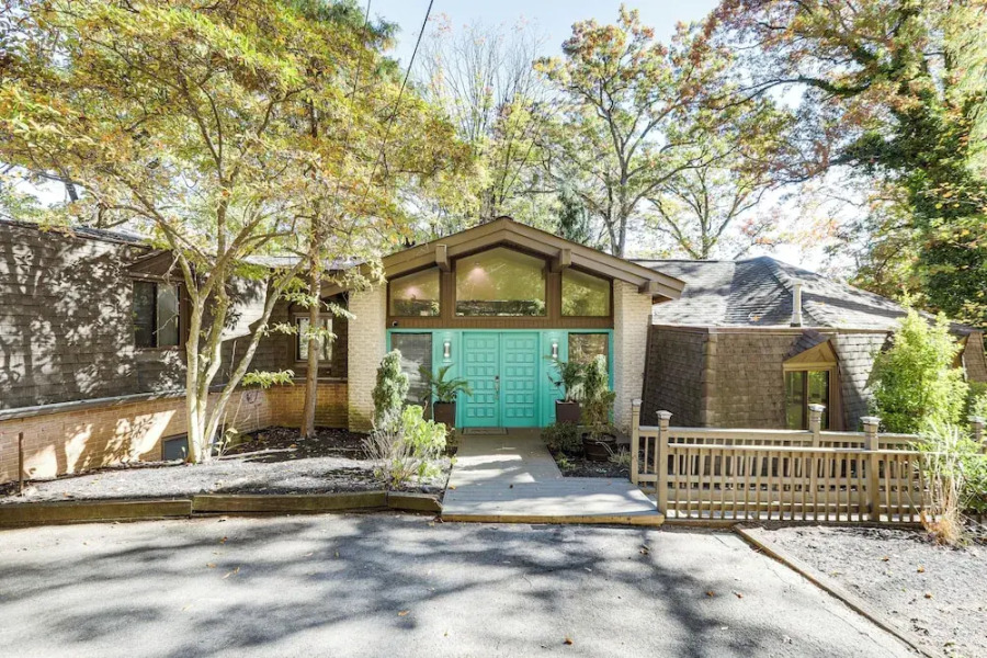 Spacious King of Prussia Home w/ 2 Game Rooms