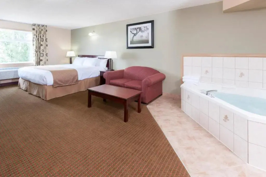 Super 8 Fort Saskatchewan