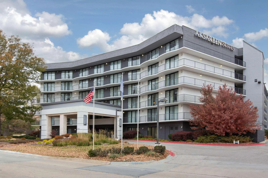 Aksarben Suites, A Trademark Collection Hotel