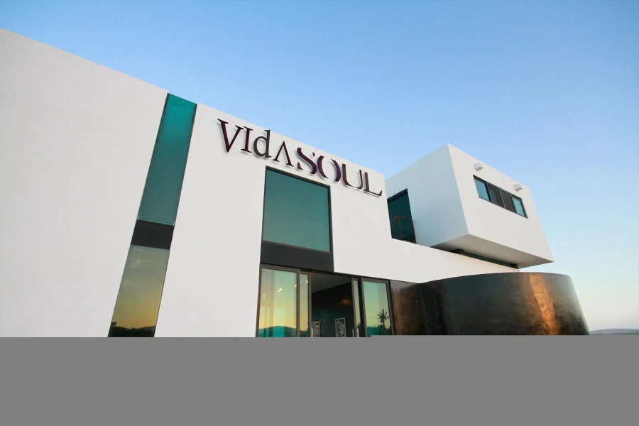 Vidasoul Hotel and Crossroads Country Club Restaurant