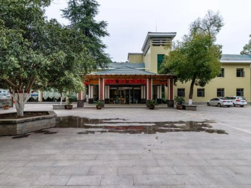 Baizhao Mountain Hotel