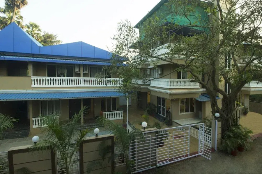 Blue Roof Sea Side By OYO Rooms