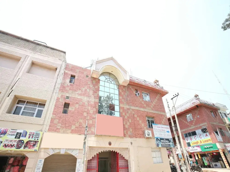 OYO 15710 Hotel Vikrant
