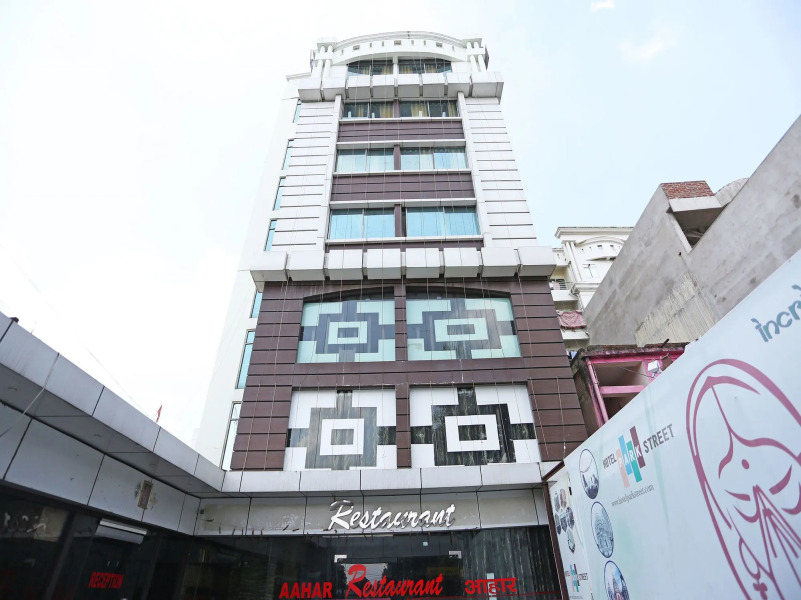 Vaccinated Staff- OYO 4312 Hotel Park Street