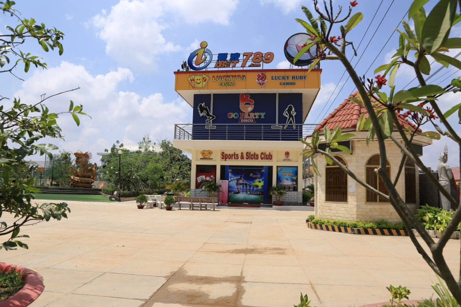 Lucky Ruby Border Casino