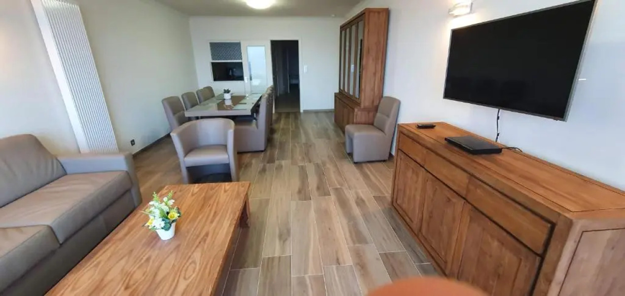 SEAVIEW Apartment 6p OOSTENDE - Type Bruxelles - 1 bedroom - family bedroom - direct aan het strand gelegen, frontaal zeezicht