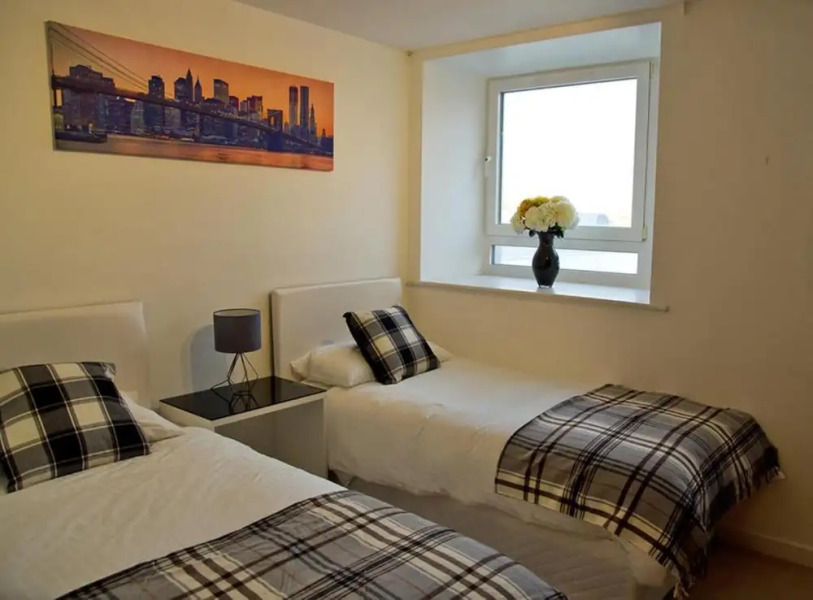 Impeccable 2-bed Apartment in Brentwood