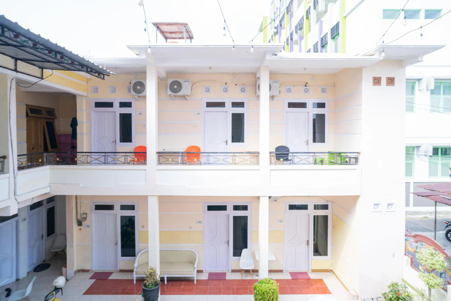 RedDoorz Syariah @ Aura Homestay