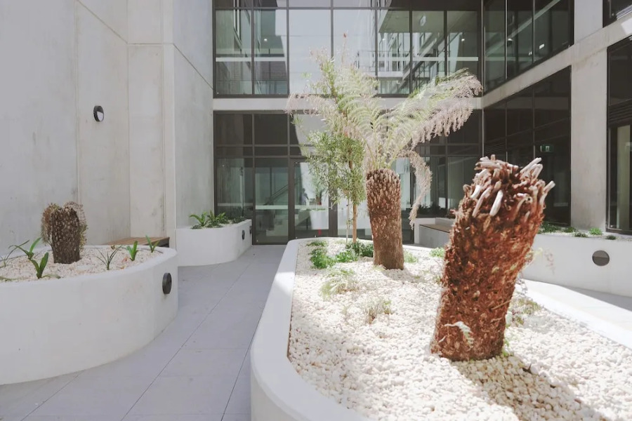 Modern apt in heart of the city