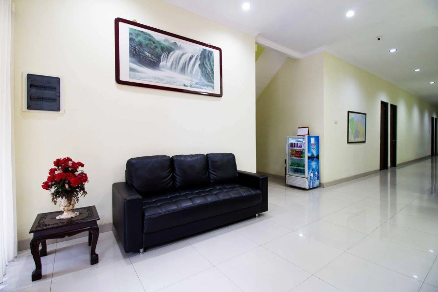 RedDoorz near Masjid Agung Surabaya