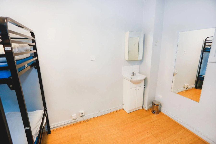 Via Limehouse - Hostel