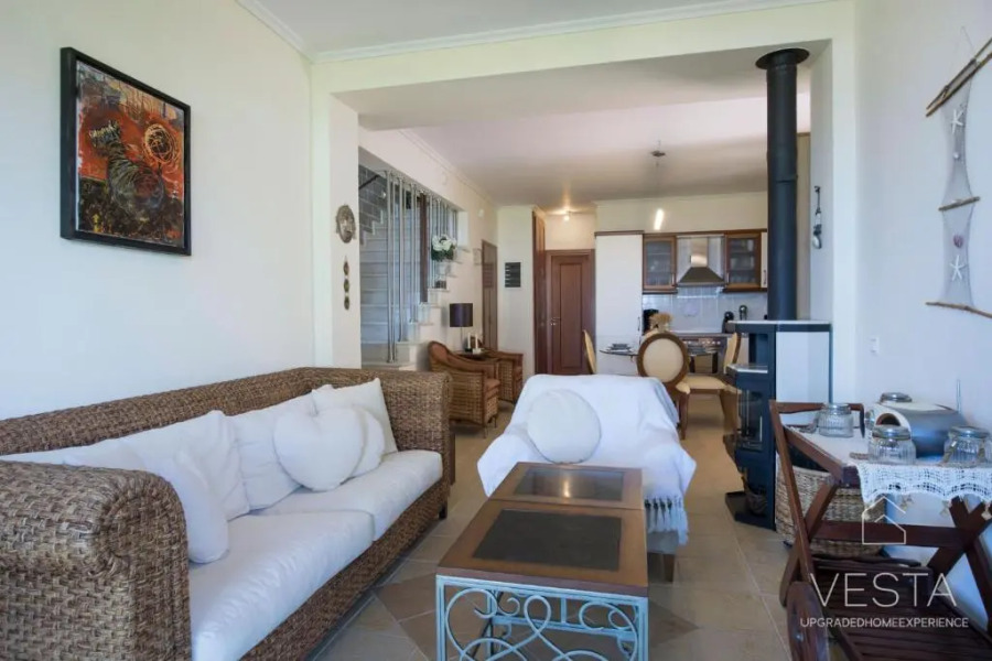 Galini Villa, 3 bdrms, sea views & private garden