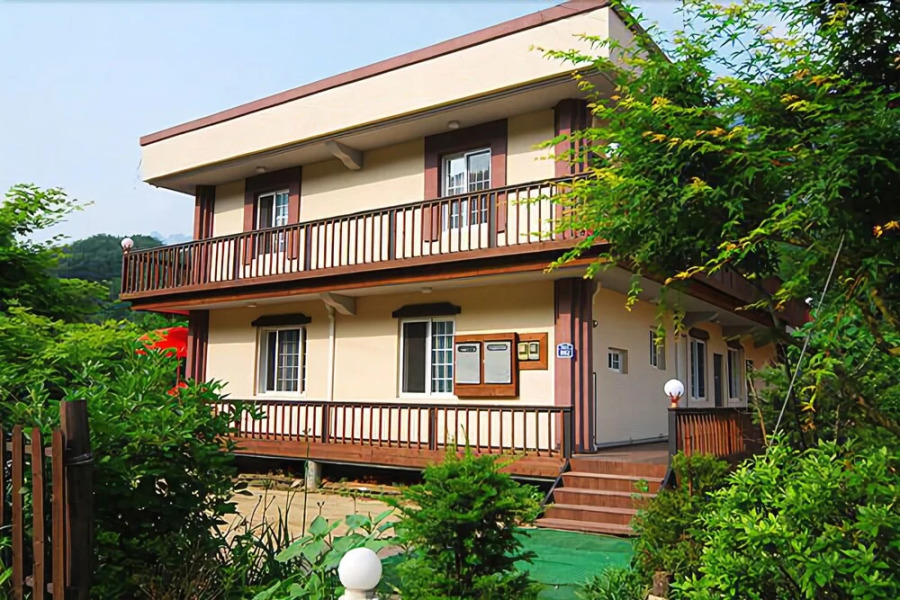 Pocheon Sanjeong Lake Travel Sketch Pension