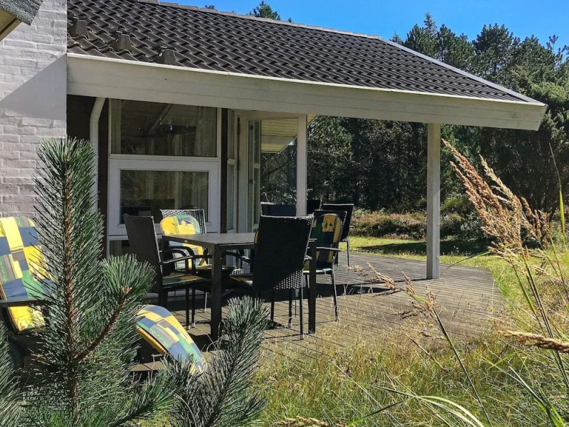 10 Person Holiday Home in Albaek