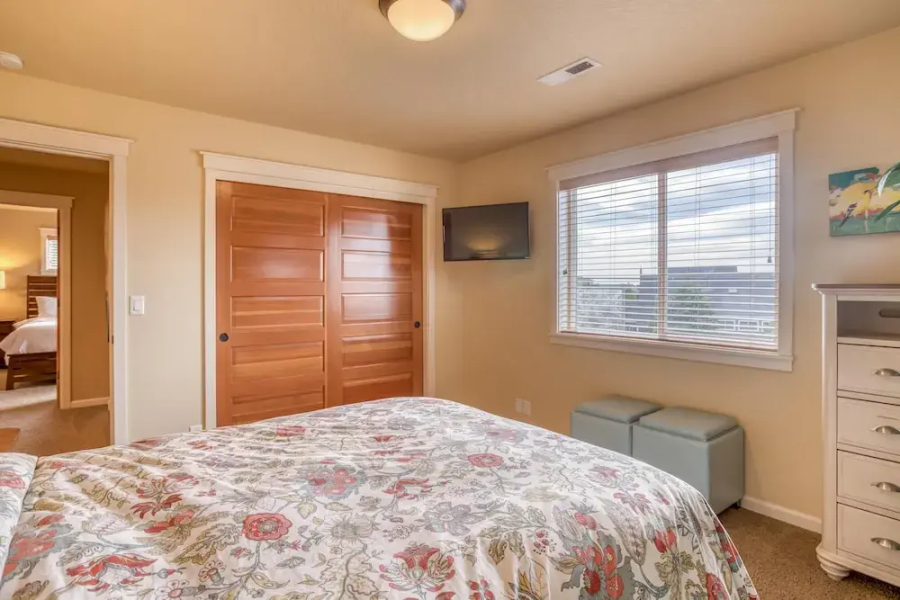 Beach Pine House