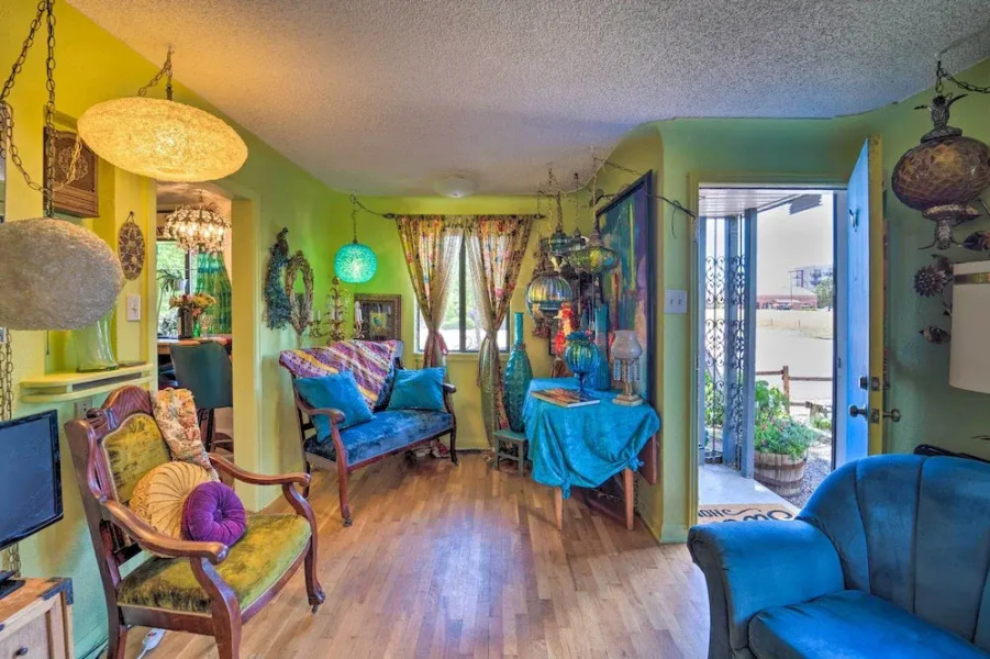 Walk to Olde Town - 1940 Vintage Bungalow!