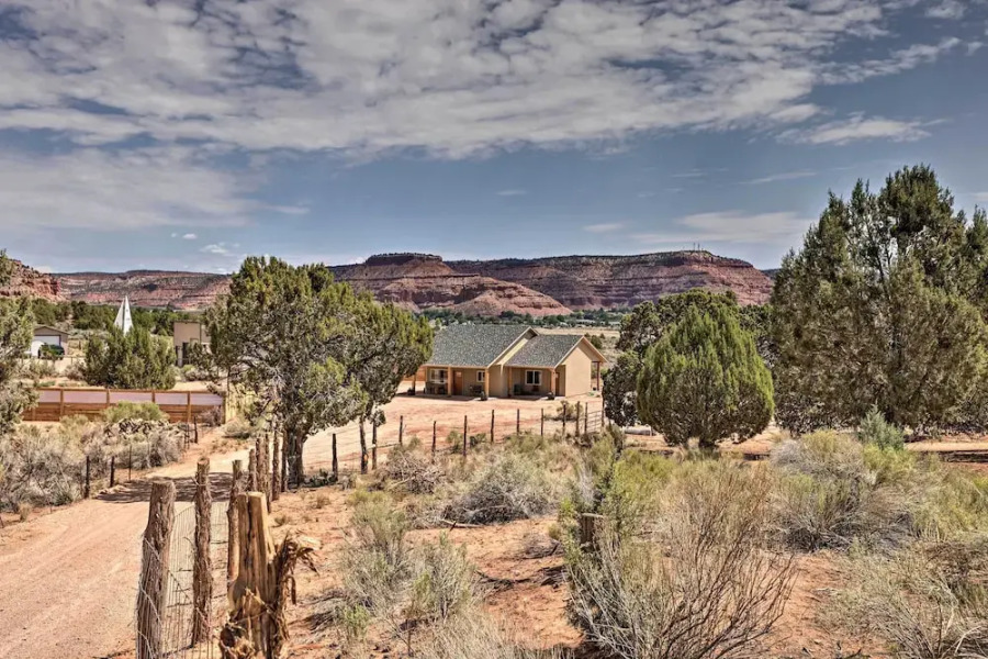 Quiet Kanab Home w/ Panoramic Views & Porch!