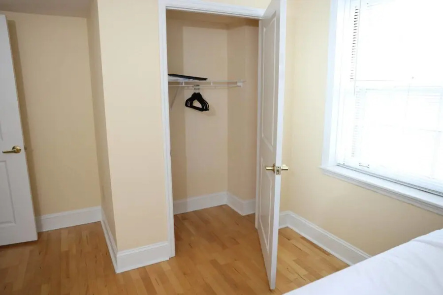 Cozy Off Campus Stay Near Everything