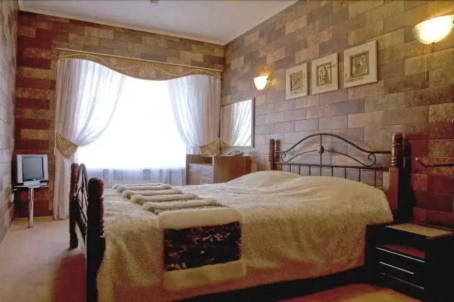 Золотой Павлин