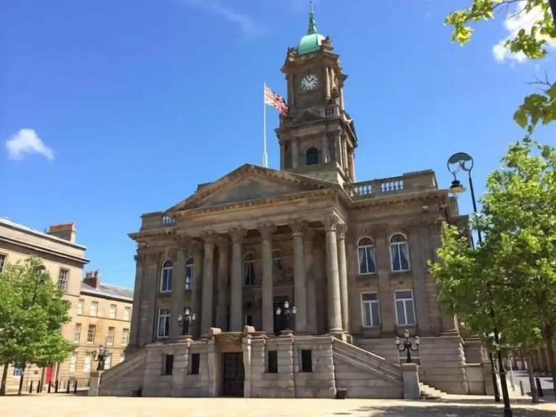 2-bed Flat in Hamilton Square