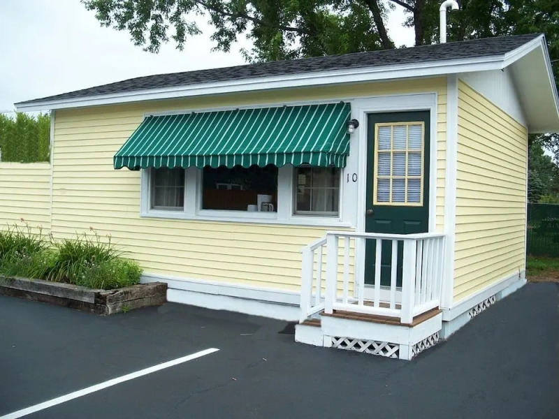 Drakes Island Resort