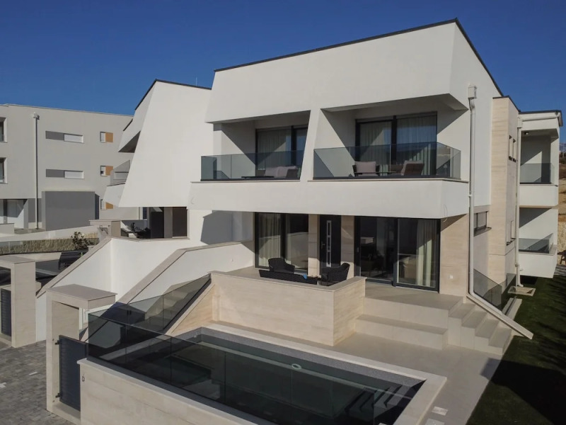 Luxury Villas Travera