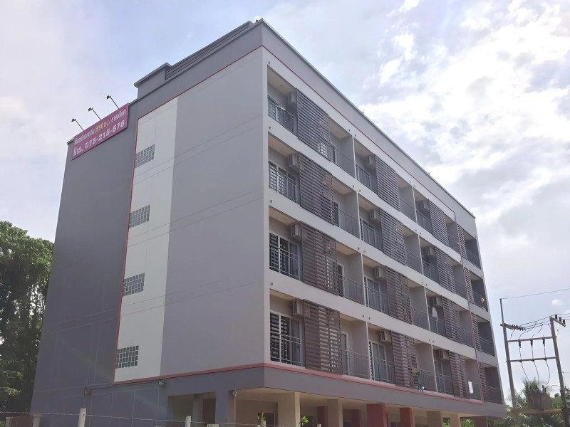 Chompu Nakarin Apartment