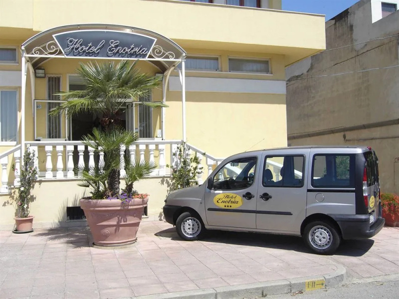 Hotel Enotria