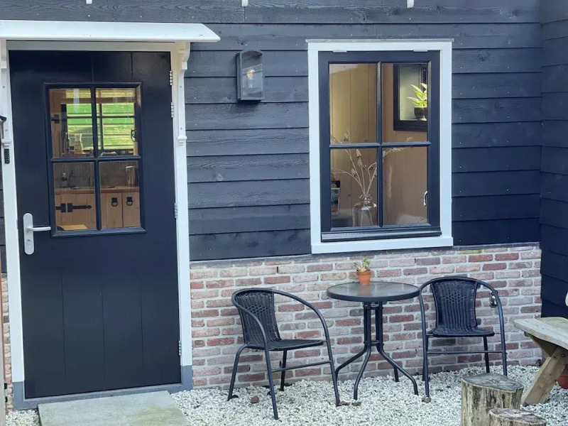 Inviting Chalet in Monnickendam With Garden