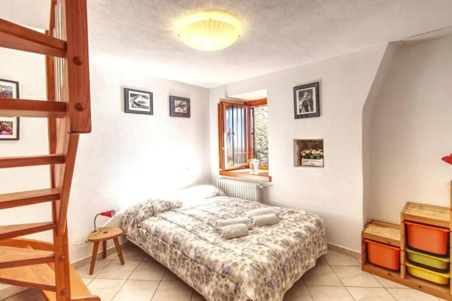 Stylish Stone House With Lake View