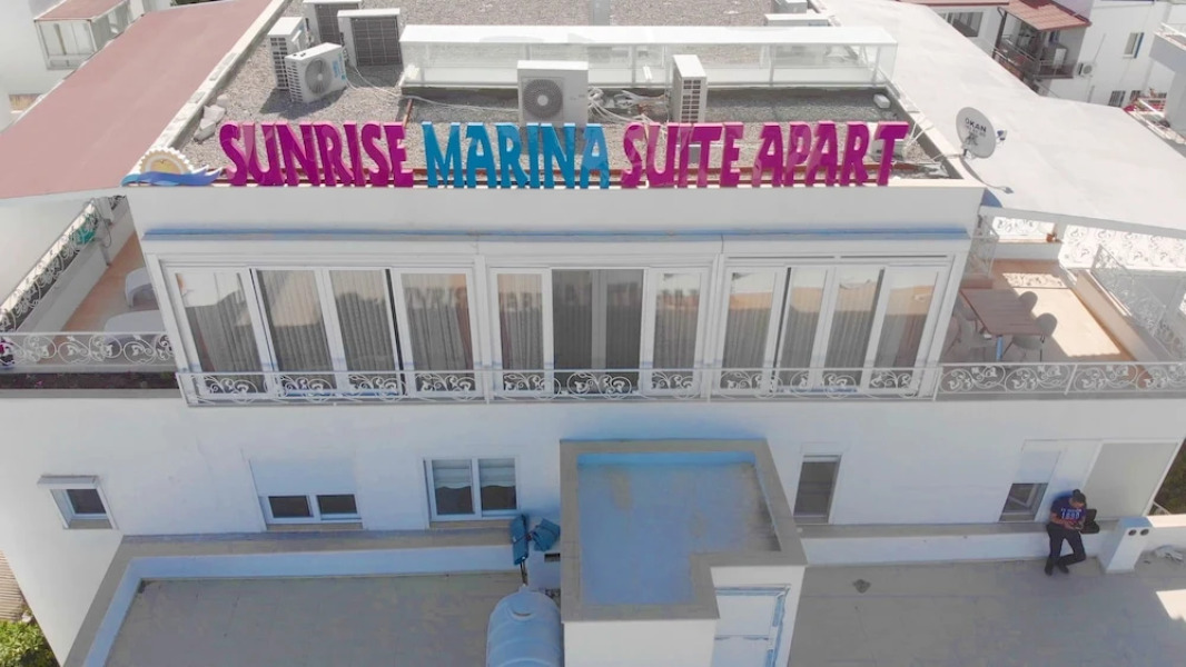 Sunrise Marina Suit Apart