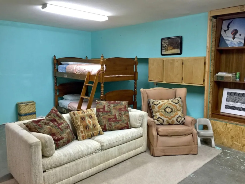 Snowline Cabin #51 - Executive Style Vacation Home That Sleeps 8!