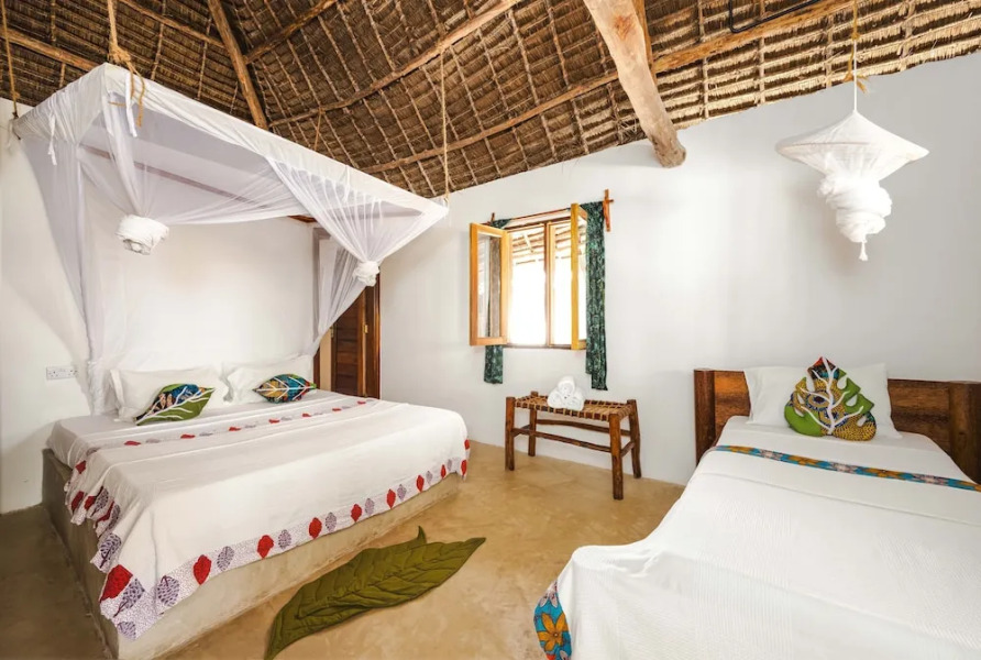 Shanuo Beach Bungalows