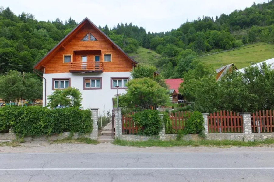 Pensiunea Piatra Mandrutului