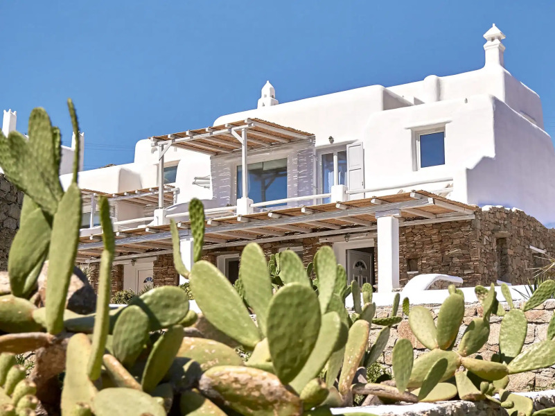 Mykonos Lolita, A Grecotel Resort to Live